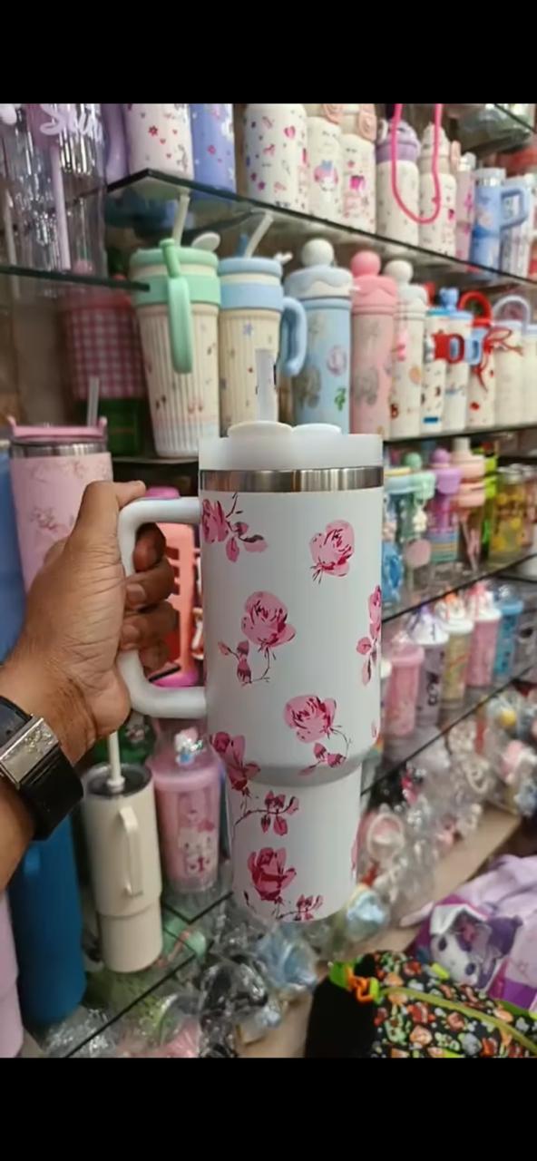 ⚡ Premium Tumbler Bottle — Stay Hydrated in Style!