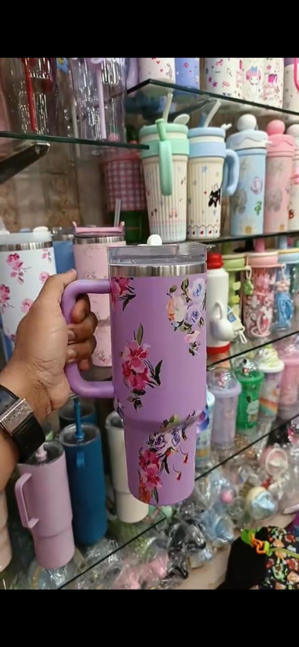 ⚡ Premium Tumbler Bottle — Stay Hydrated in Style!