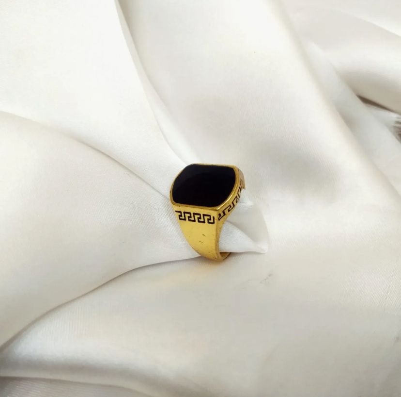 Royal Black Stone Ring – Vintage Silver Men's Jewelry